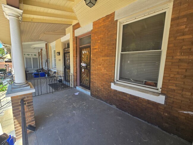 Building Photo - 2435 N 25th St