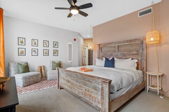 Foto del edificio - New Listing|Free Parking, Modern, Close to...