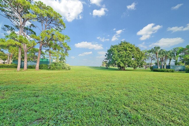 Building Photo - 2600 Fiore Way