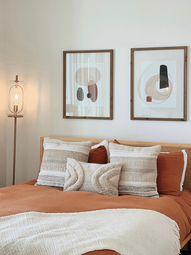 Building Photo - 1133 S Hope St