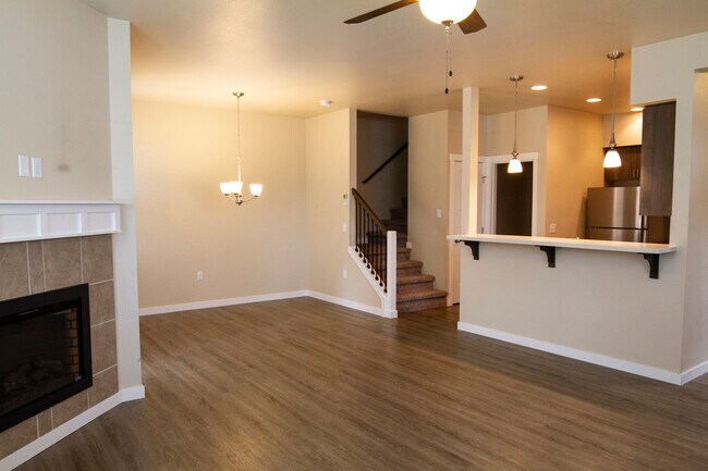 Foto del edificio - Hudson Heights Townhomes
