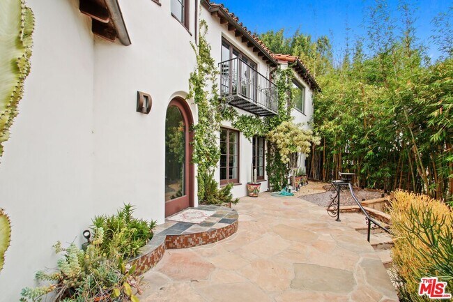 Building Photo - 8343 W Sunset Blvd