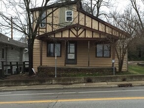 Building Photo - 1222 W Kirkwood Ave