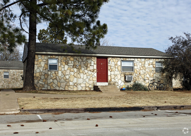 Building Photo - Sycamore Cottages