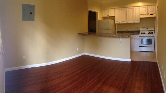 Living Room - 1948 S Bentley Ave