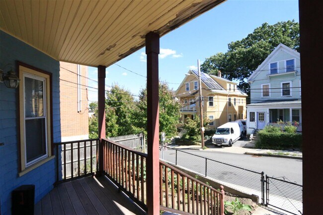 Building Photo - 15 Conwell Ave