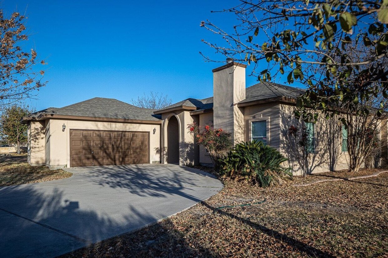 400 Boulder Ridge Dr, Del Rio, TX 78840 House for Rent in Del Rio, TX