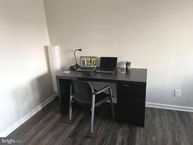 Building Photo - 4410 Oglethorpe St