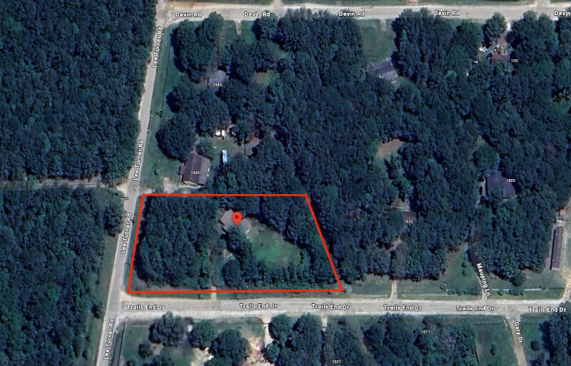Building Photo - 1700 Trails End Dr