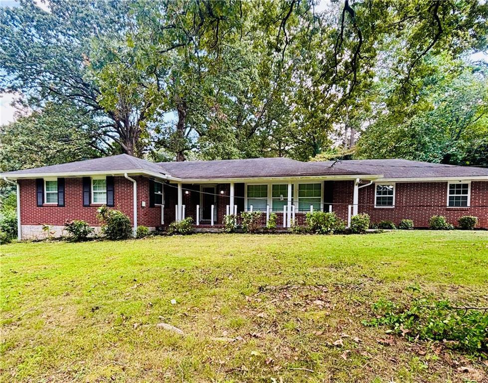 Foto principal - 2628 Browns Mill Rd SE