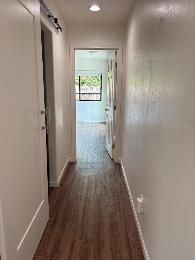 Building Photo - 180 Andante Dr