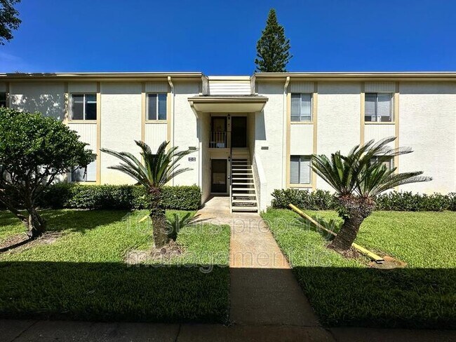 Foto del edificio - 135 Cypress Ct