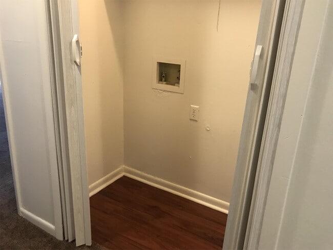 Building Photo - 9133 13th Ave