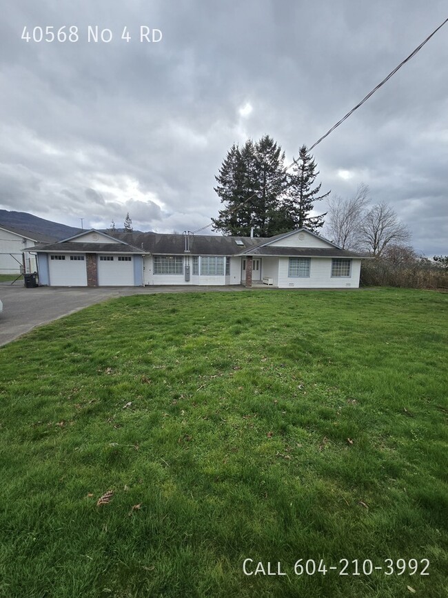 Building Photo - Private Country Living in Abbotsford
