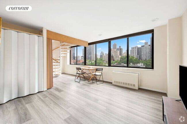 Building Photo - 300 E 90th St