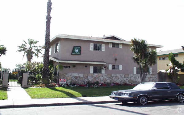 Foto del edificio - 5173-5183 Canoga St