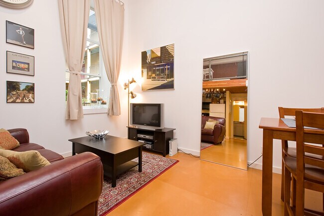 Foto del edificio - 66 Bell St #200