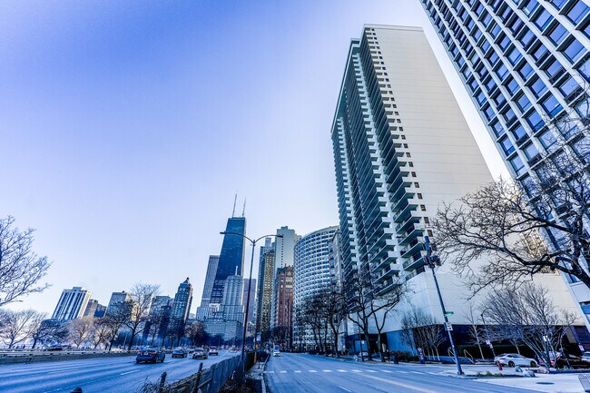 Foto del edificio - 1212 N Lake Shore Dr