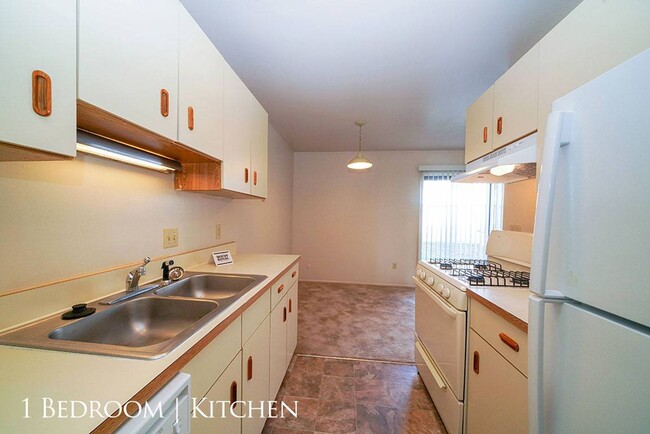 Building Photo - Mount Royal Townhomes
