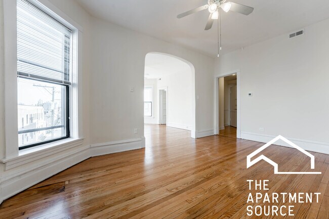 Building Photo - 810 N Maplewood Ave