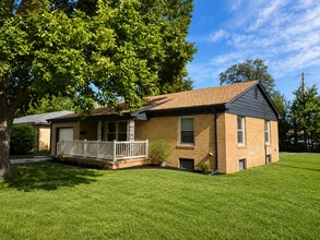 Building Photo - 108 La Vista Blvd