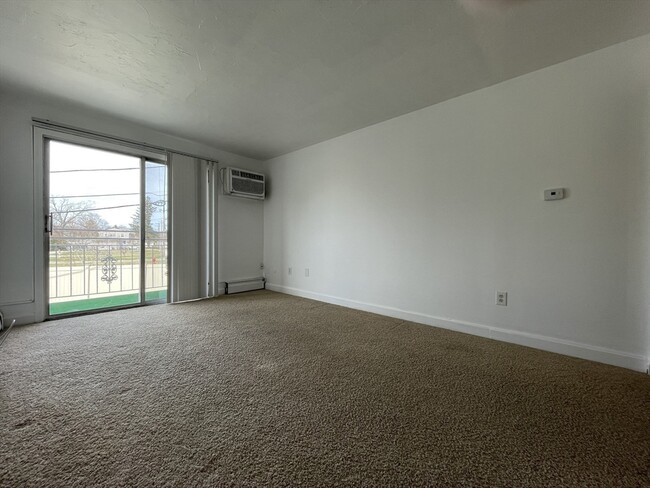 Building Photo - 44 Delmont St