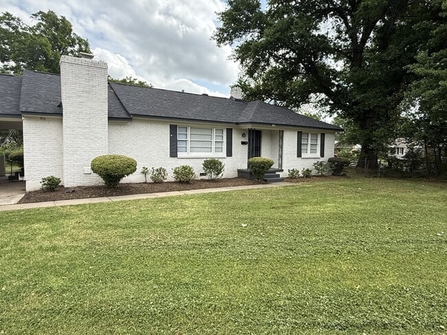 Building Photo - 914 Stratford Rd