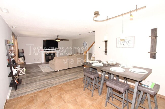 Building Photo - 4401 Clifton Dr
