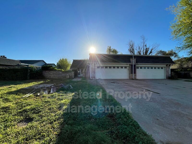 12308 Green Valley Dr, Oklahoma City, OK 73120 House for Rent in