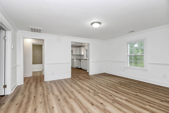 Building Photo - ALL BILLS PAID! Welcome to this beautifull...