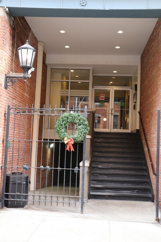 Foto principal - 187 Wayne St