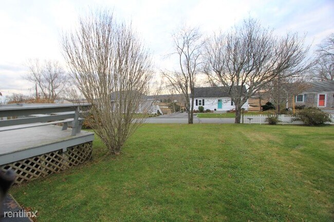Building Photo - 2 br, 1 bath House - 54 Dillingham Ave