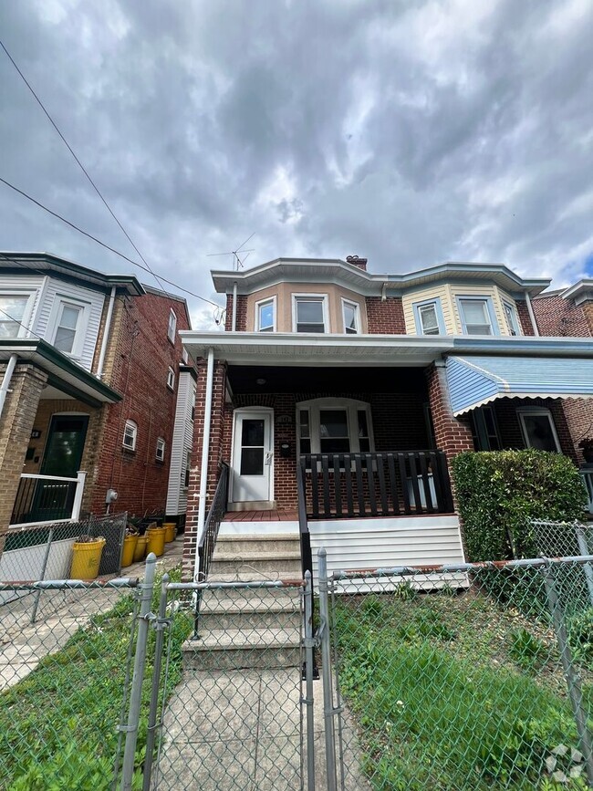 Building Photo - 142 Boudinot St