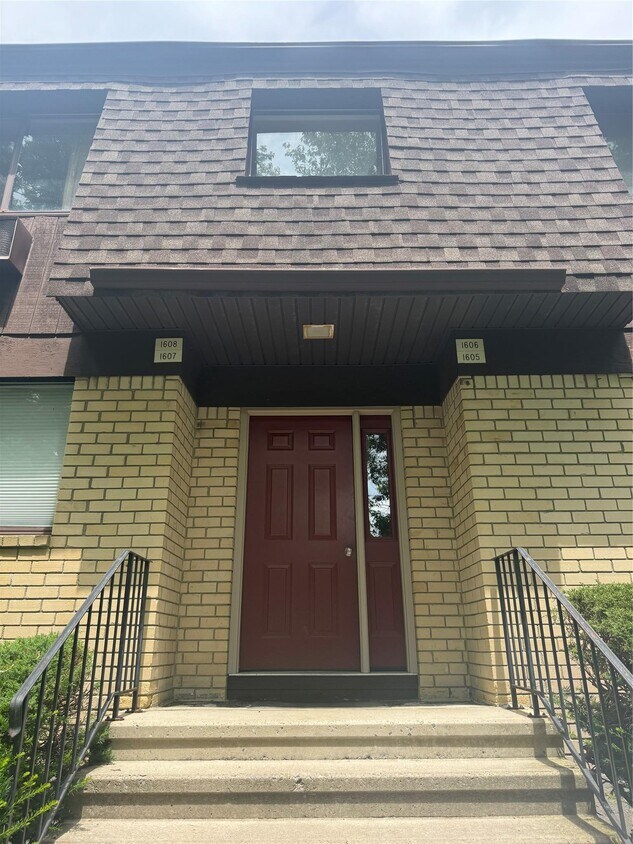 Foto principal - 1608 Cherry Hill Dr