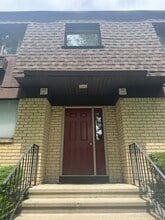 Building Photo - 1608 Cherry Hill Dr