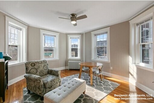 Foto principal - 319 Allston St