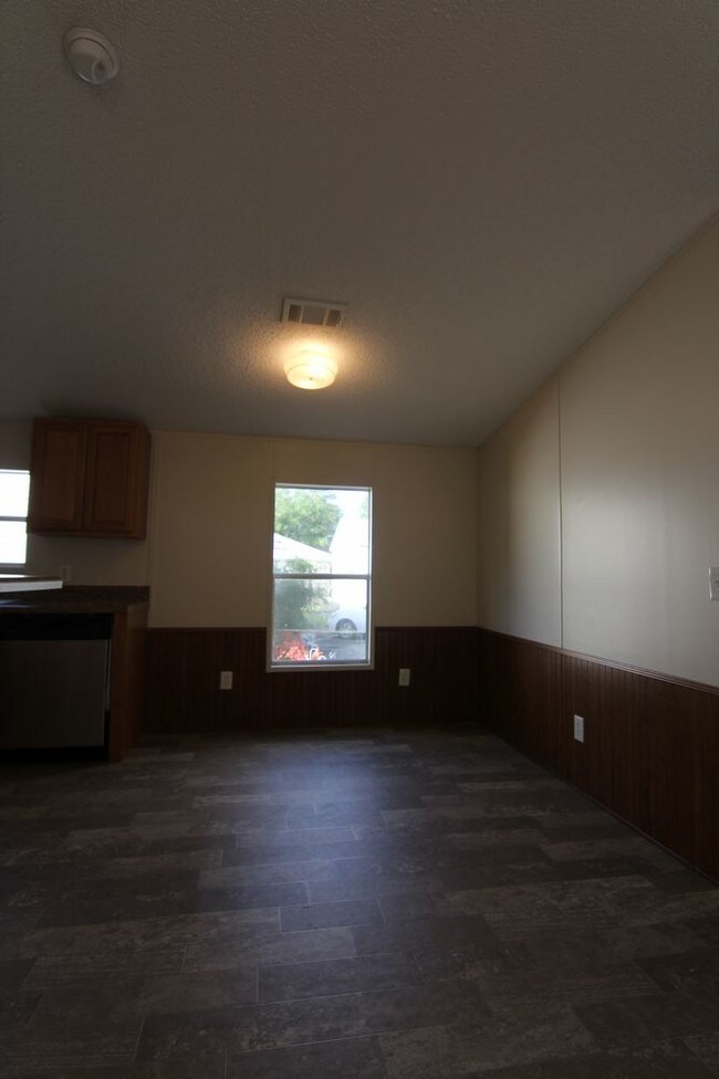 Building Photo - 208 Casper Dr