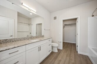 Interior Photo - Ascend at Longbow Highpoint