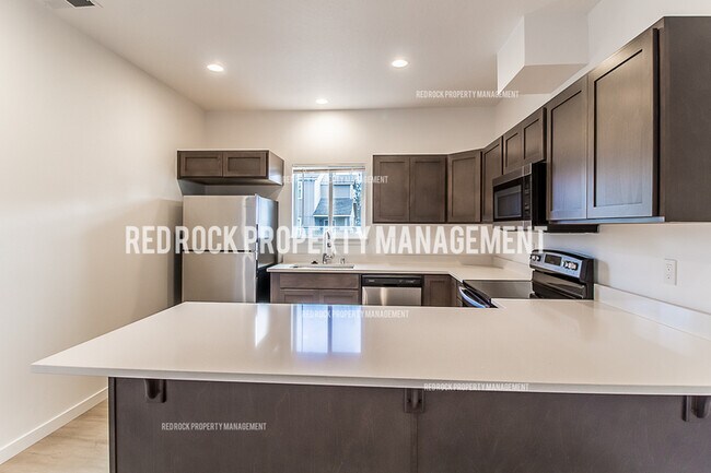 Foto del edificio - 1108 N Davis Ln