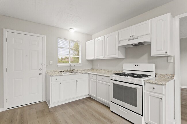 Foto del edificio - 9133 Woodlyn Rd