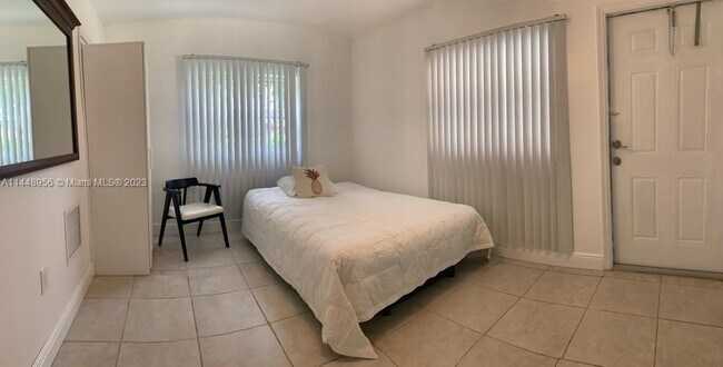 Foto del edificio - 3235 NW 3rd St