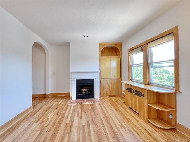 Building Photo - 77 Glenbrook Rd