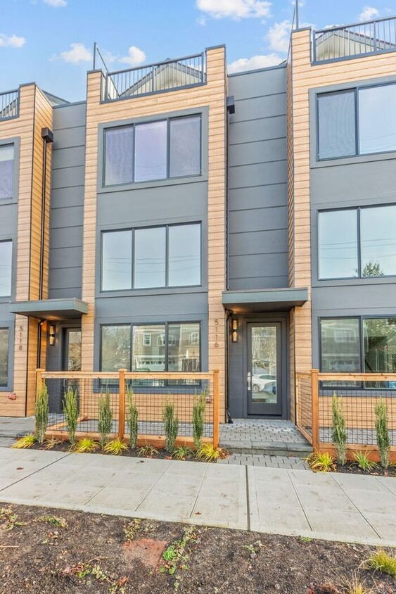 Foto principal - Stunning Brand-New Ballard Townhome with A...