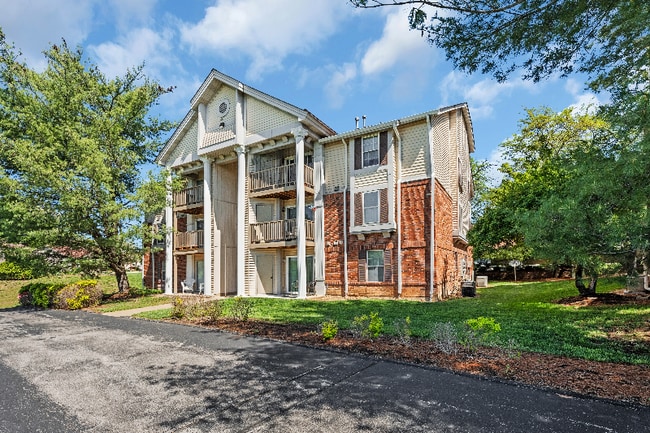 Building Photo - 700 Ridgeside Dr