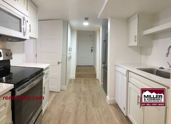 Foto del edificio - Location, Location, Location!! Yalecrest A...