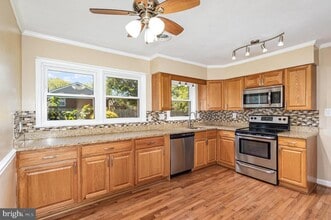 Building Photo - 3430 Little Hunting Creek Dr