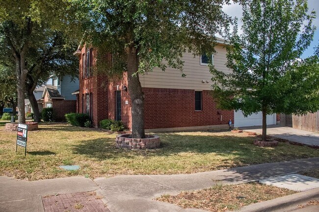 Building Photo - 15236 Drusilla's Dr