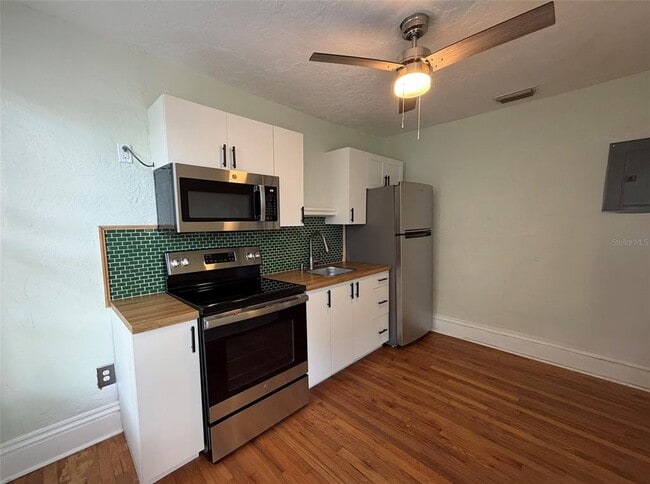 Foto del edificio - 123 NE 8th St