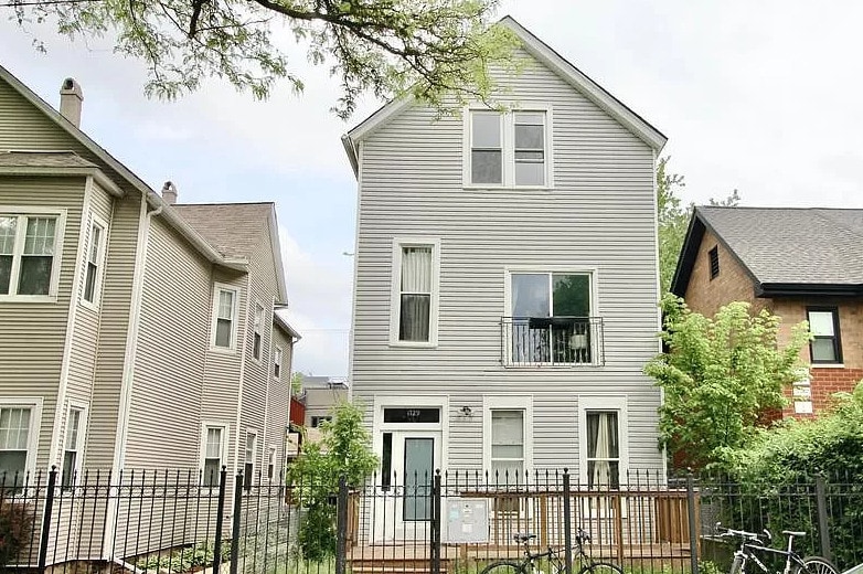 Primary Photo - 1729 N Whipple St