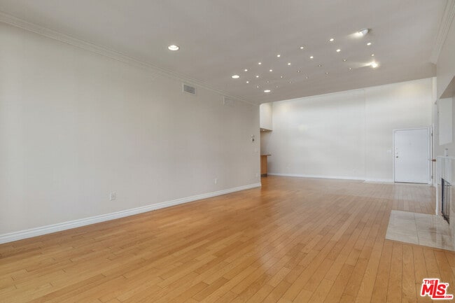 Foto del edificio - 4443 Ventura Canyon Ave
